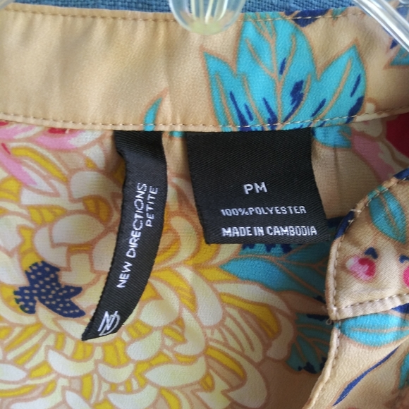 New Directions Women's Petite Medium Tan Floral Blouse - Picture 3 of 4